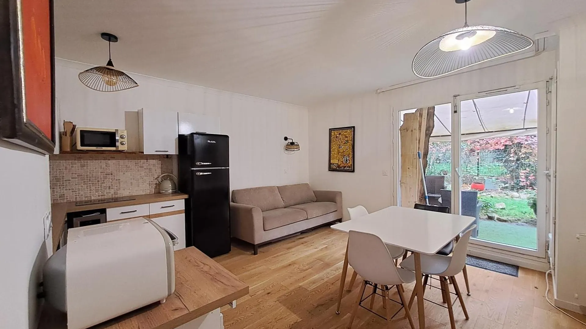 Appartement Avec Jardin contacts